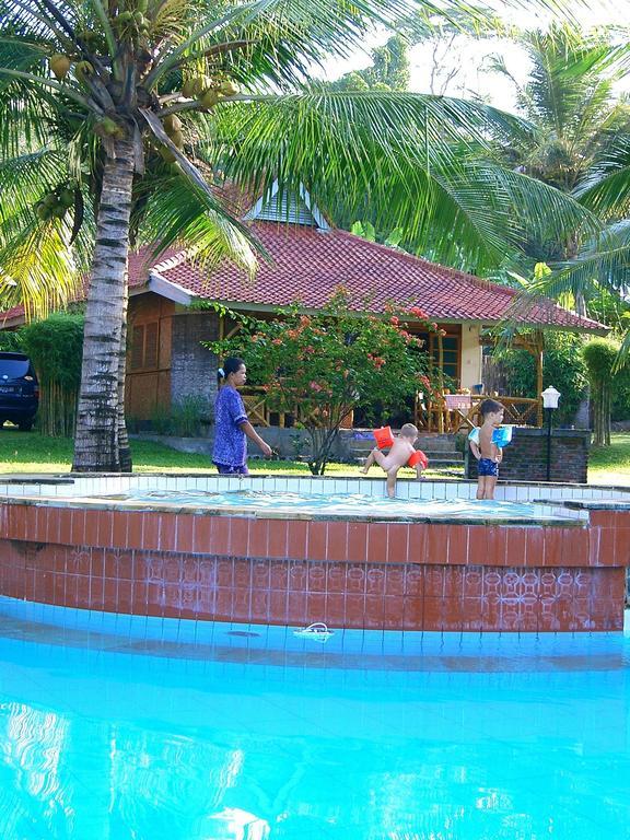 Ocean Queen Resort Cisolok Dış mekan fotoğraf